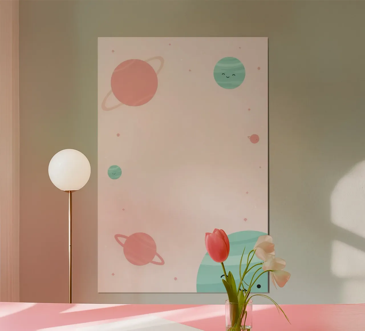 Simpáticos planetas y estrellas de dibujos animados sobre fondo rosa claro poster de DesignDoodle
