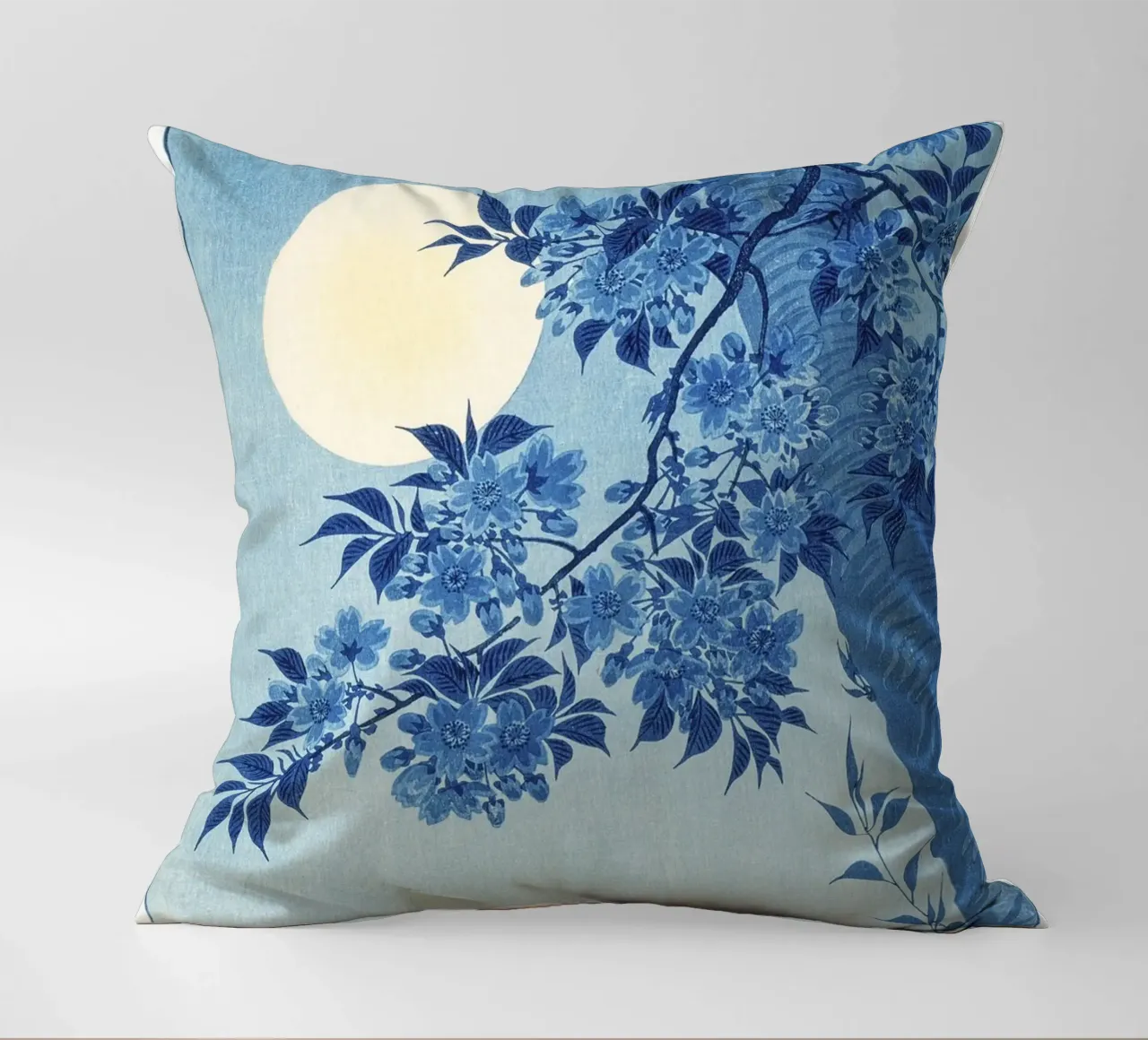 Ciliegio in fiore in una notte di luna (1932 circa) - Ohara Koso cuscino da Jolie Prints