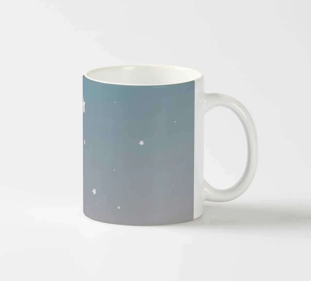 Nave razzo a cartoni animati in cerca di stelle in un cielo stellato a gradiente tazza in ceramica da DesignDoodle