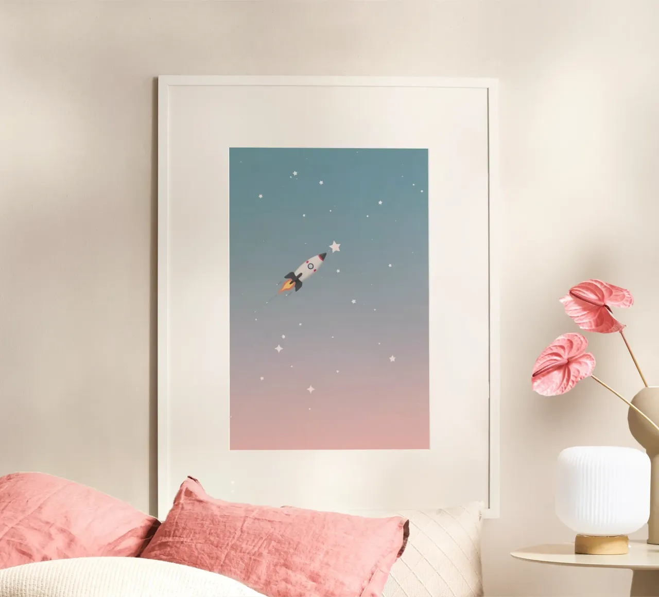 Cartoon Rocket Ship Reaching for Star in Starry Gradient Sky (Fusée de cartoon atteignant une étoile dans un ciel étoilé en dégradé) poster avec cadre en aluminium de DesignDoodle