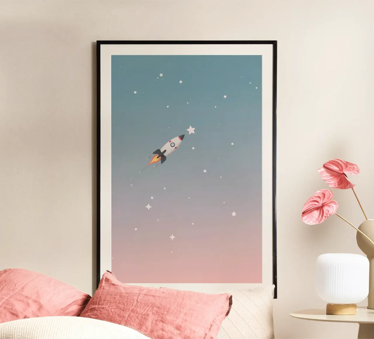 Cartoon Rocket Ship Reaching for Star in Starry Gradient Sky (Fusée de cartoon atteignant une étoile dans un ciel étoilé en dégradé) poster avec cadre en aluminium de DesignDoodle