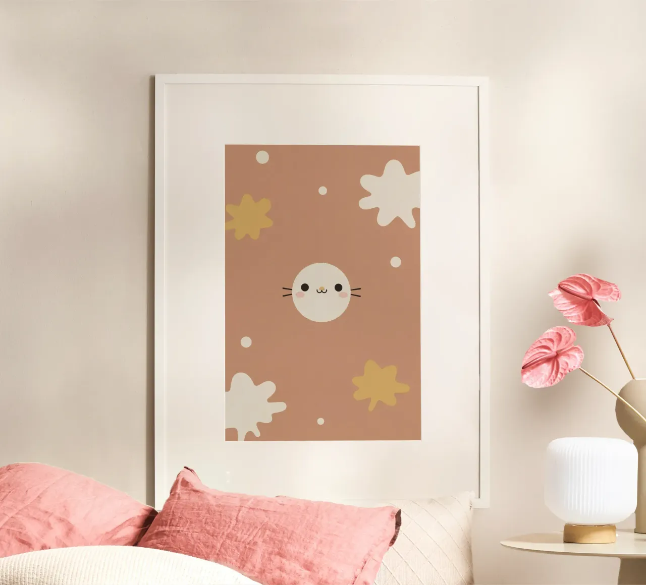 Carino il volto del gatto dei cartoni animati con forme astratte su sfondo abbronzato poster da DesignDoodle
