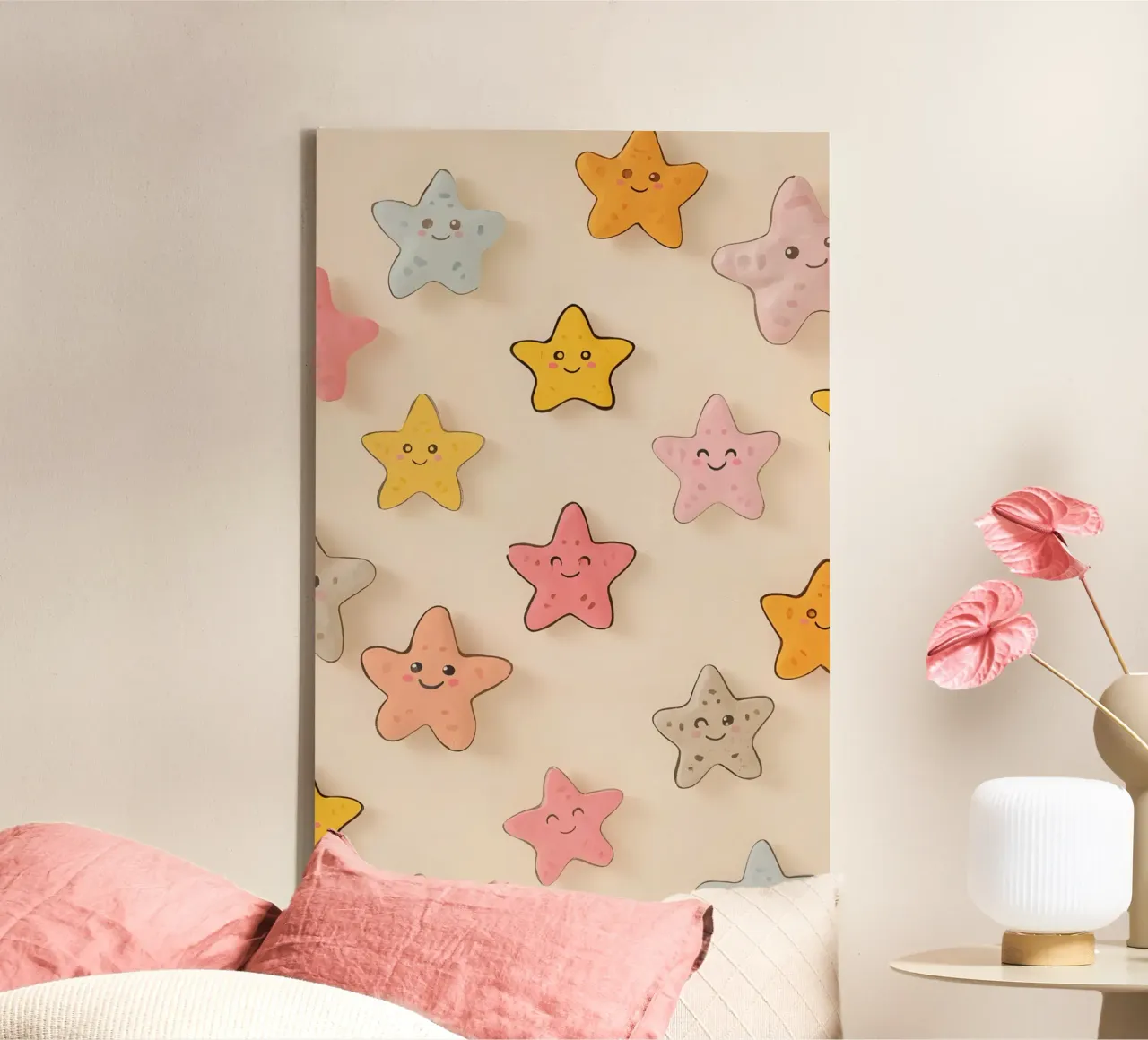 Simpática estrella de mar de dibujos animados con caras sobre fondo beige lienzo con Marco flotante de DesignDoodle
