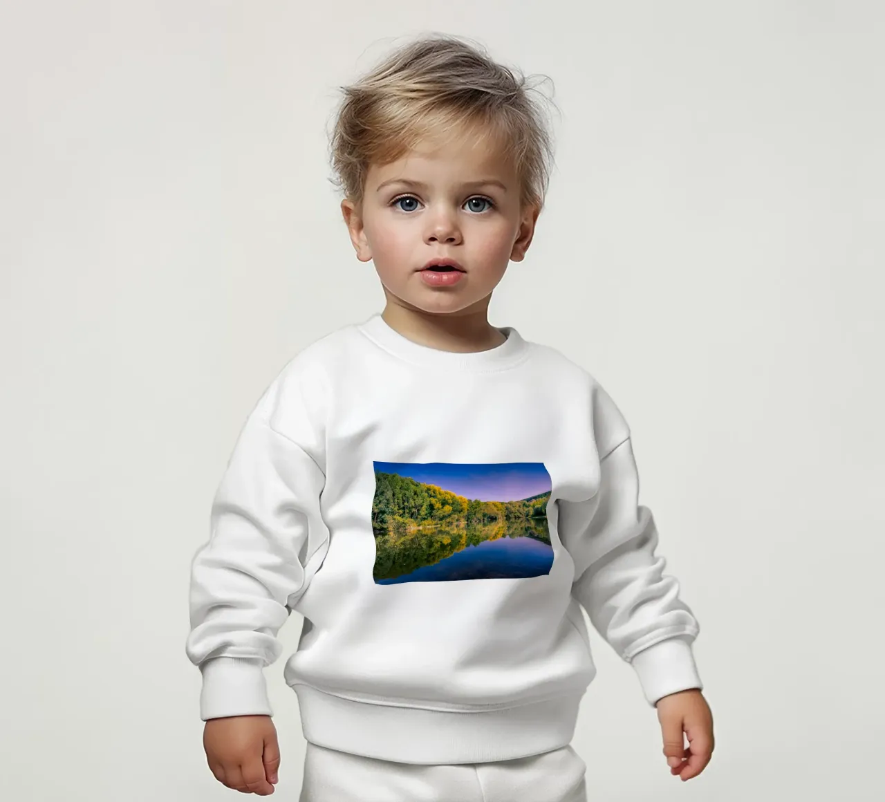 Riflesso di alberi in un piccolo stagno felpa neonato da Marcus Beckert | Fotografie