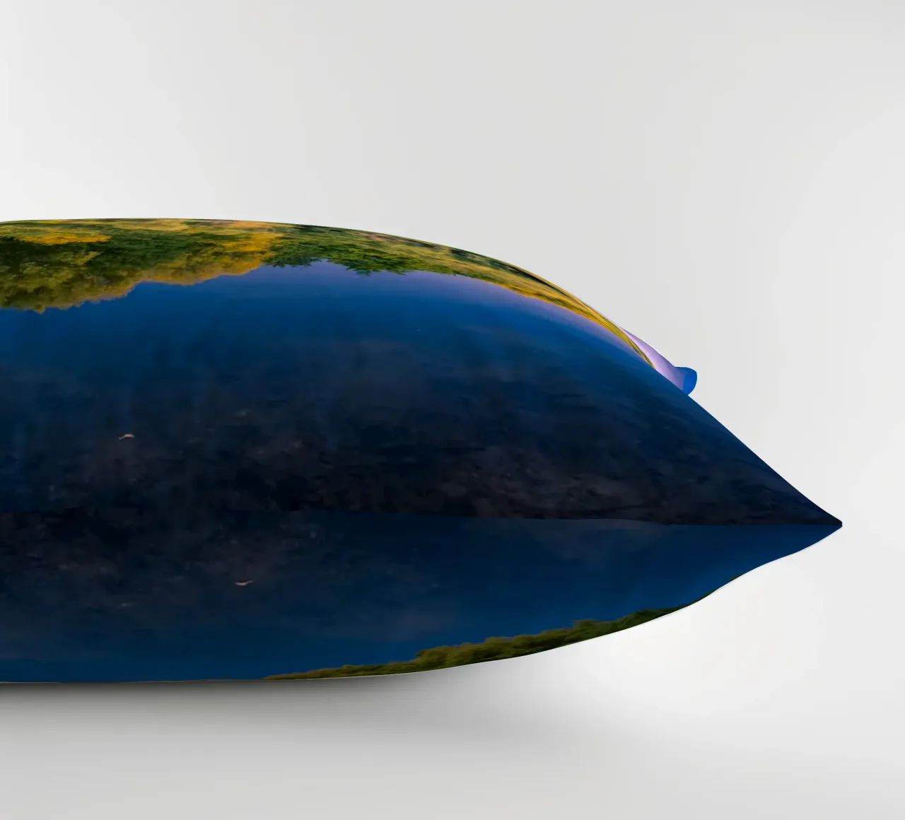 Riflesso di alberi in un piccolo stagno cuscino da Marcus Beckert | Fotografie