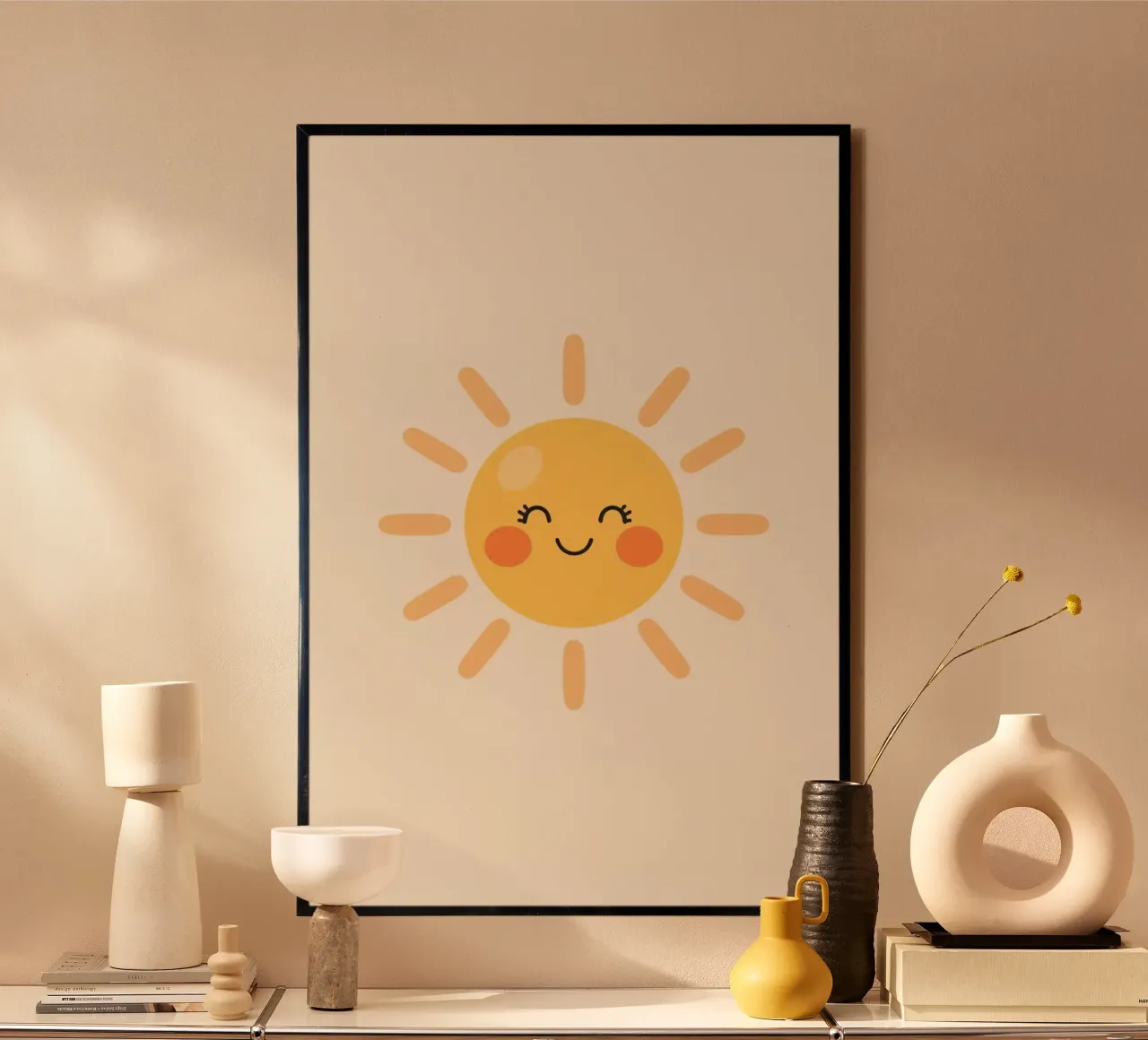 Carino Sole felice con viso timido guance rosse poster con telaio in legno da DesignDoodle