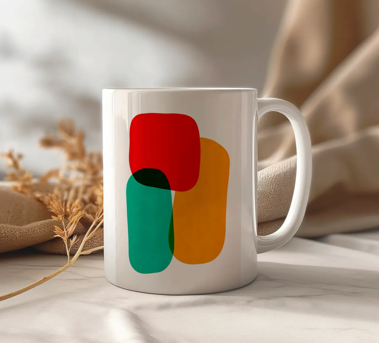 Forme colorate tazza in ceramica da Rick Thompson