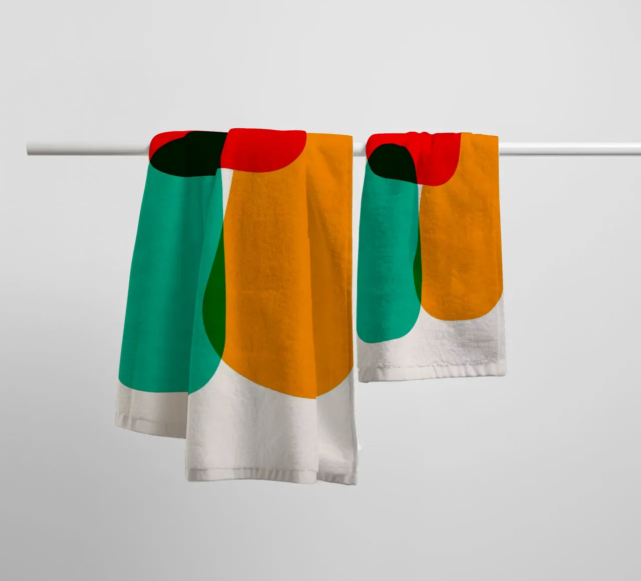 Forme colorate asciugamano da bagno da Rick Thompson