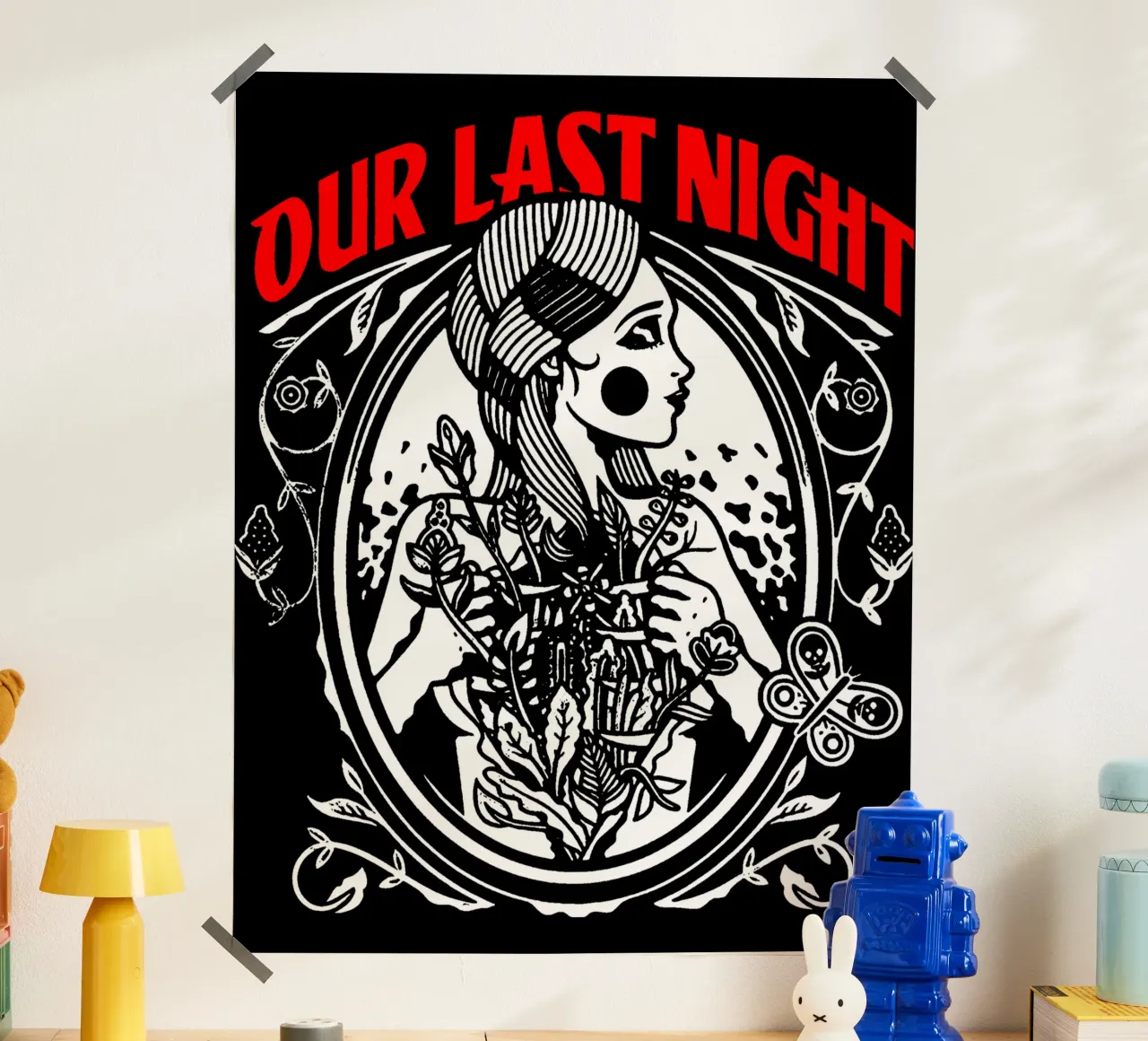Maglietta classica Our Last NIght poster con telaio in legno da bloodstreetmagazine