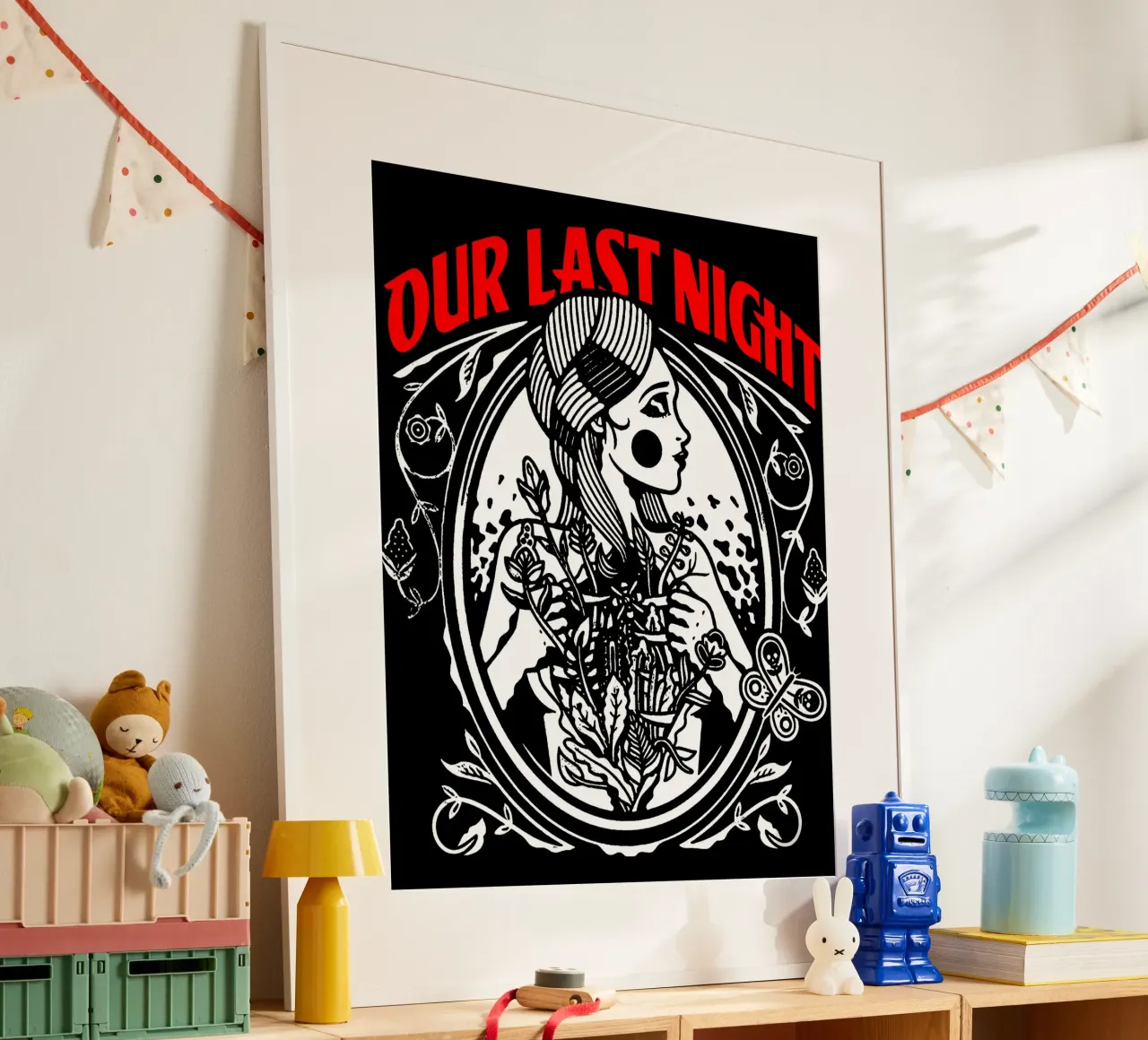 Maglietta classica Our Last NIght poster con telaio in legno da bloodstreetmagazine