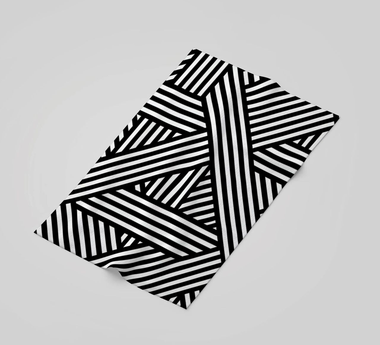 B&W Lines Strandtuch von The Wall Shop