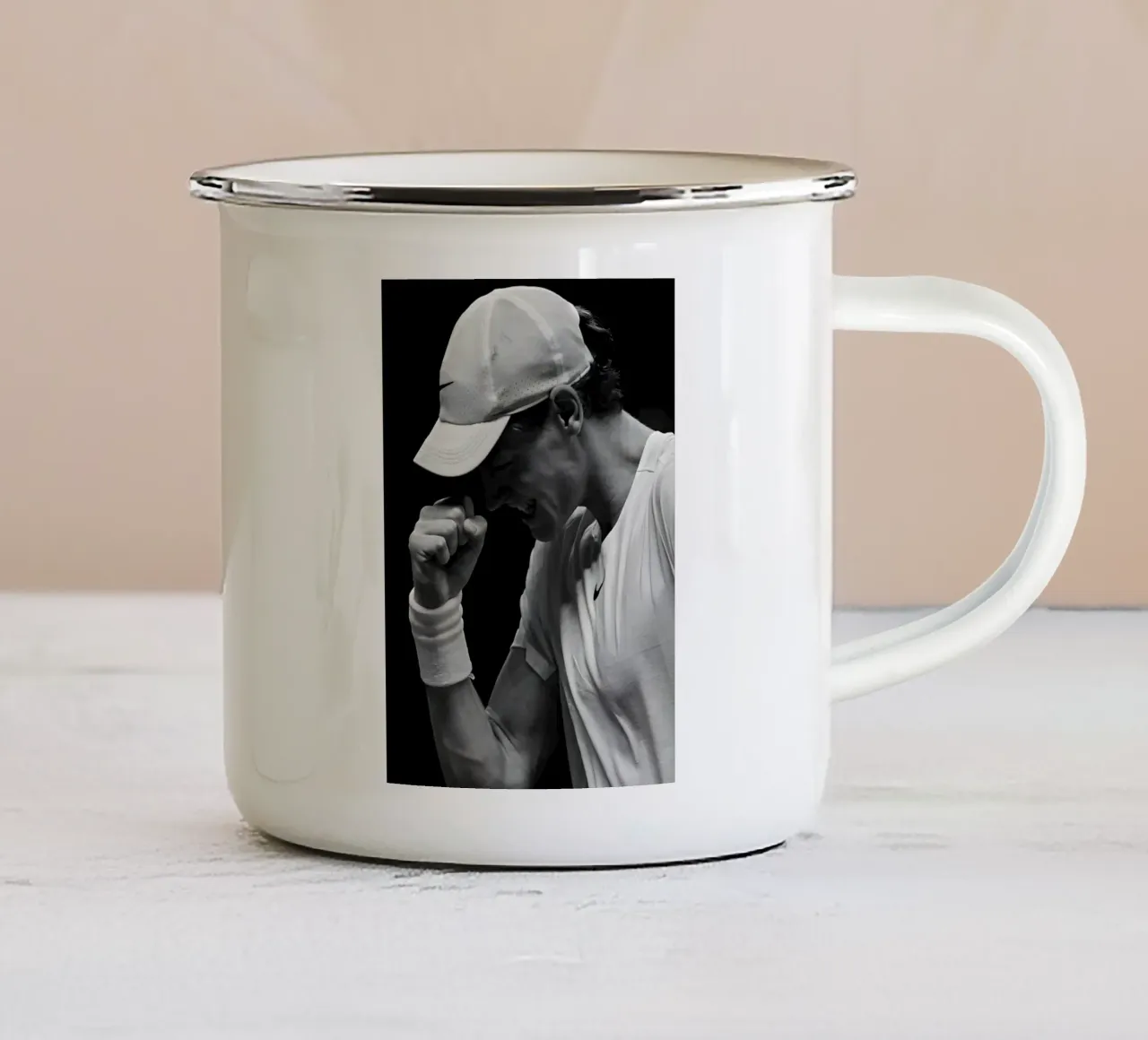 Jannik Sinner tazza in smalto da Low poly art