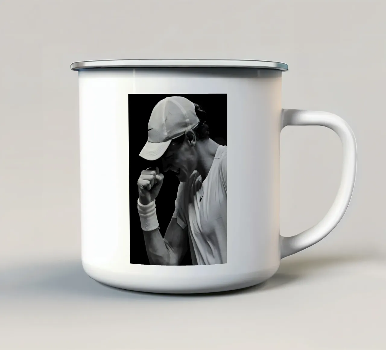 Jannik Sinner tazza in smalto da Low poly art