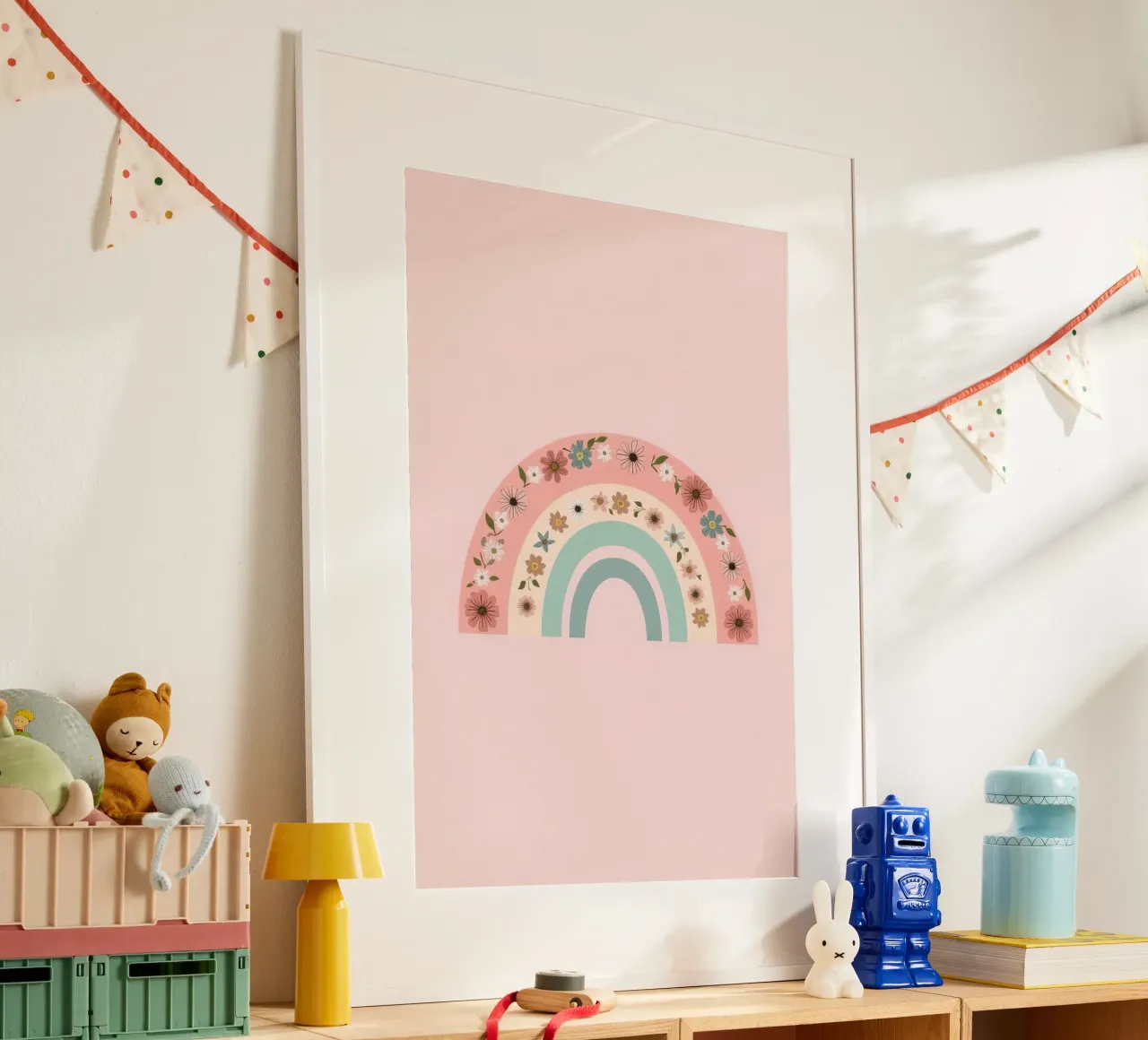 Sfondo rosa arcobaleno decorato con fiori poster con telaio in legno da DesignDoodle