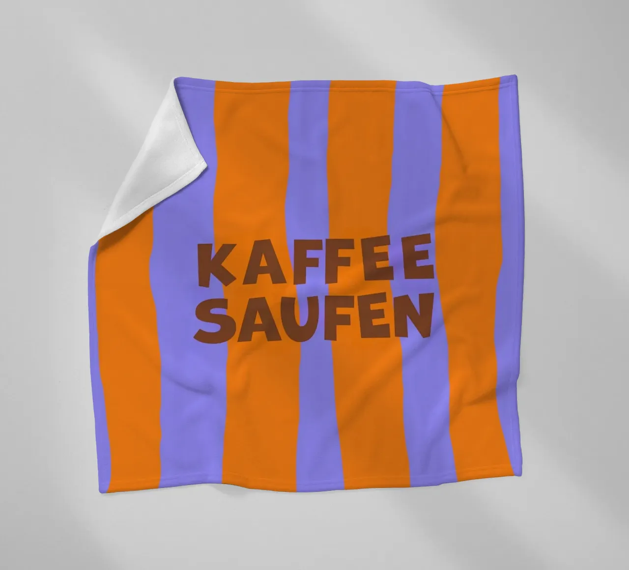 Kaffee saufen. (in fünf Varianten verfügbar) coperta in pile da FRICKE DESIGN
