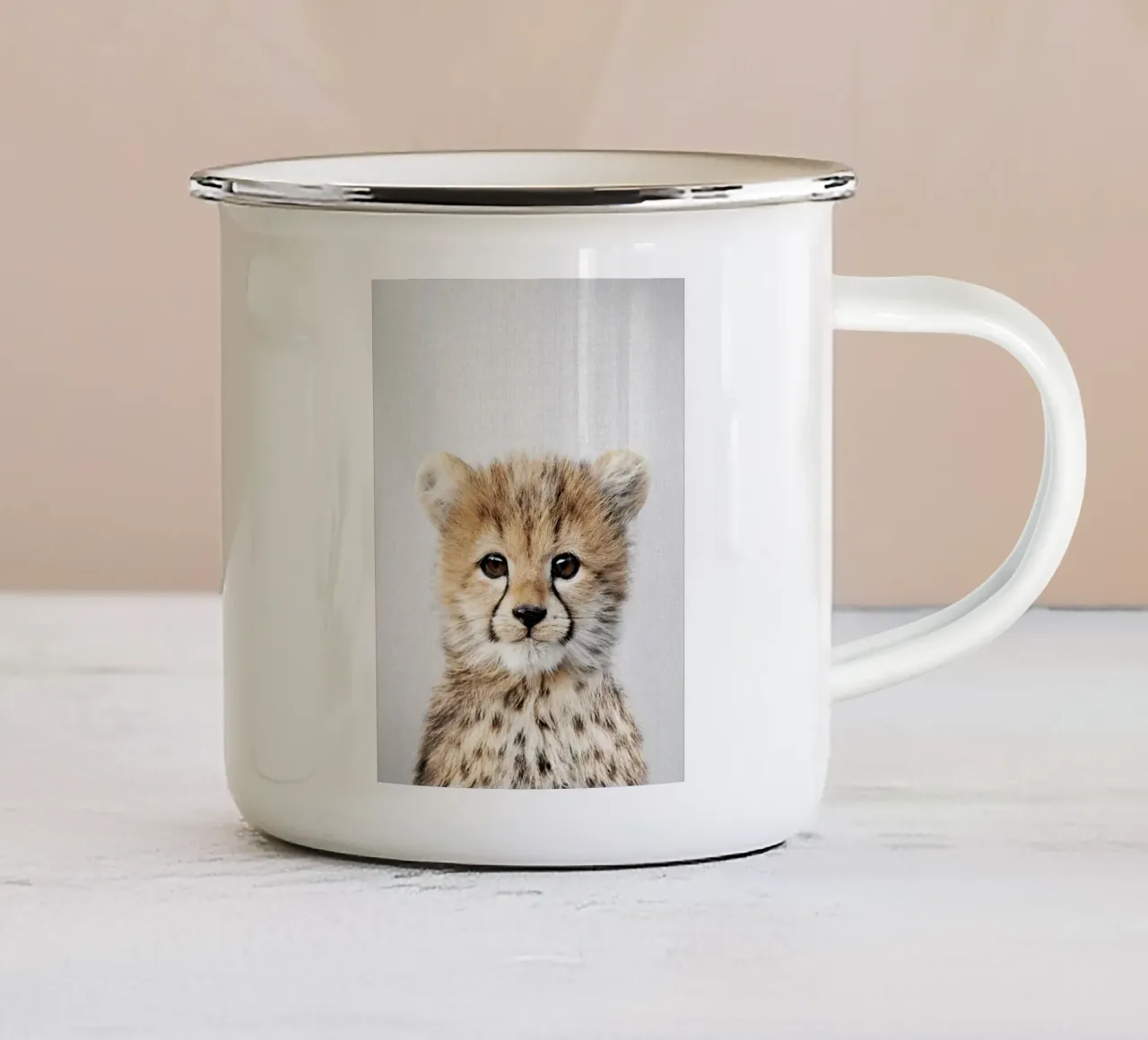 Baby ghepardo colorato tazza in smalto da Eldon S Kiser