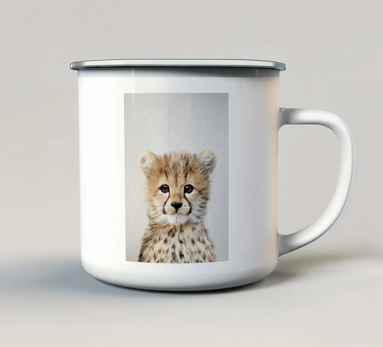 Baby ghepardo colorato tazza in smalto da Eldon S Kiser