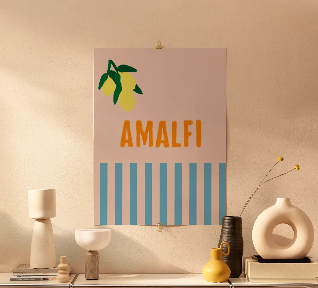 Limoni di Amalfi su strisce blu poster con telaio in plastica da Alisa Knöß