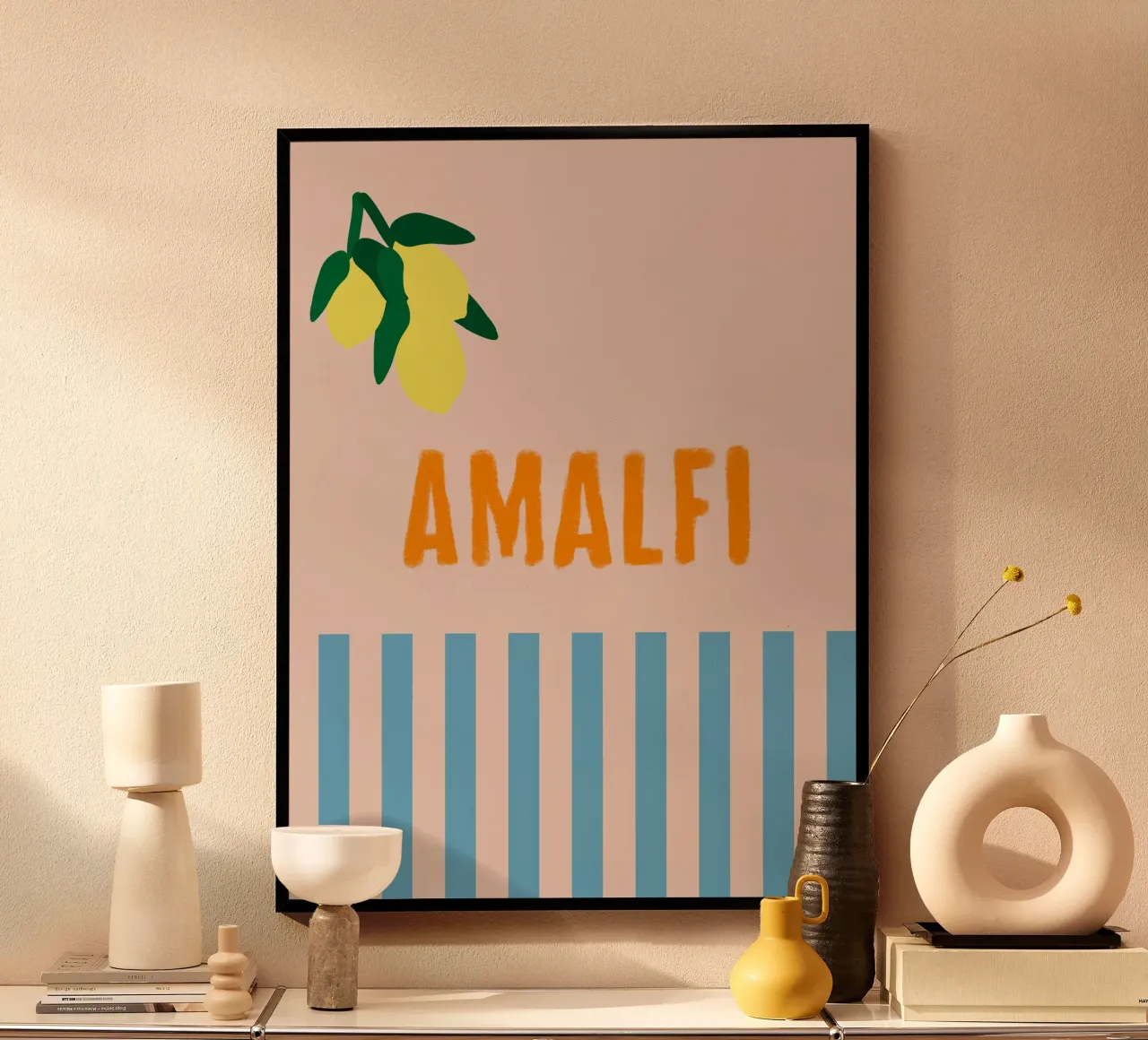 Limoni di Amalfi su strisce blu poster con telaio in plastica da Alisa Knöß