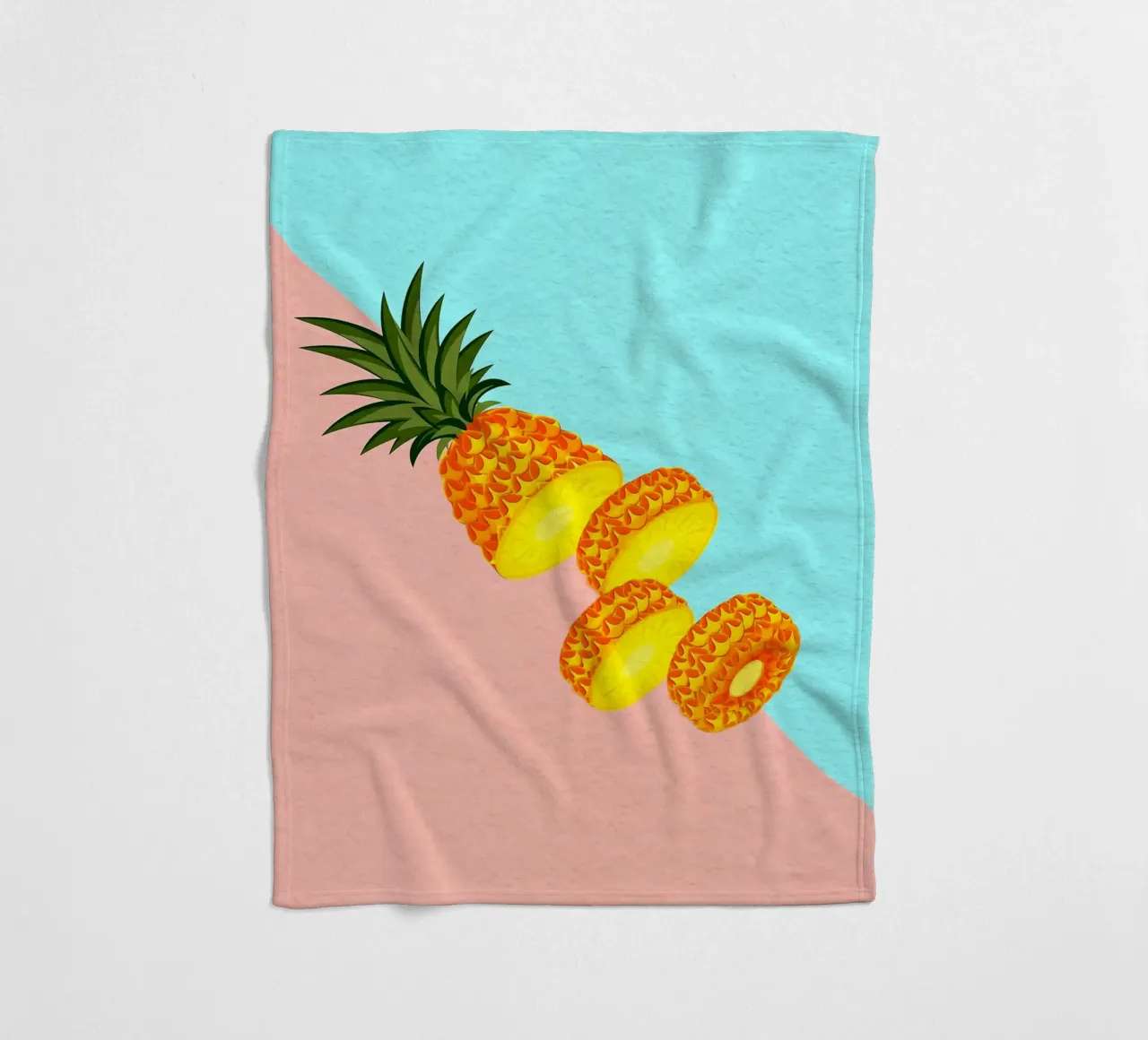 Fetta di ananas fresco coperta in pile da Sven B Strauss