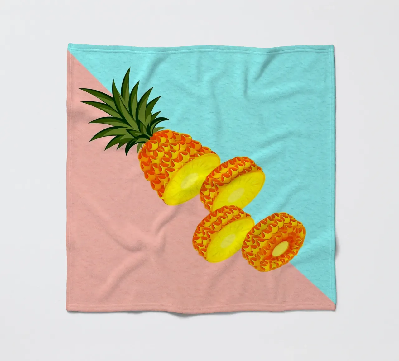 Fetta di ananas fresco coperta in pile da Sven B Strauss