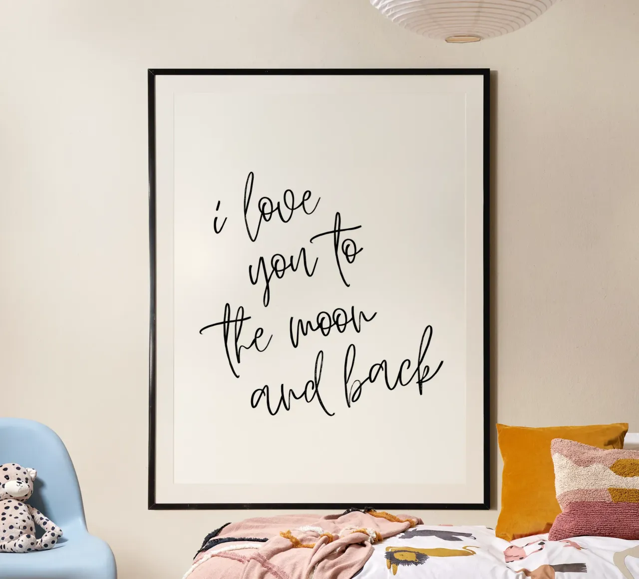 I love you to the moon and back poster con telaio in alluminio da PinkCandyWalls