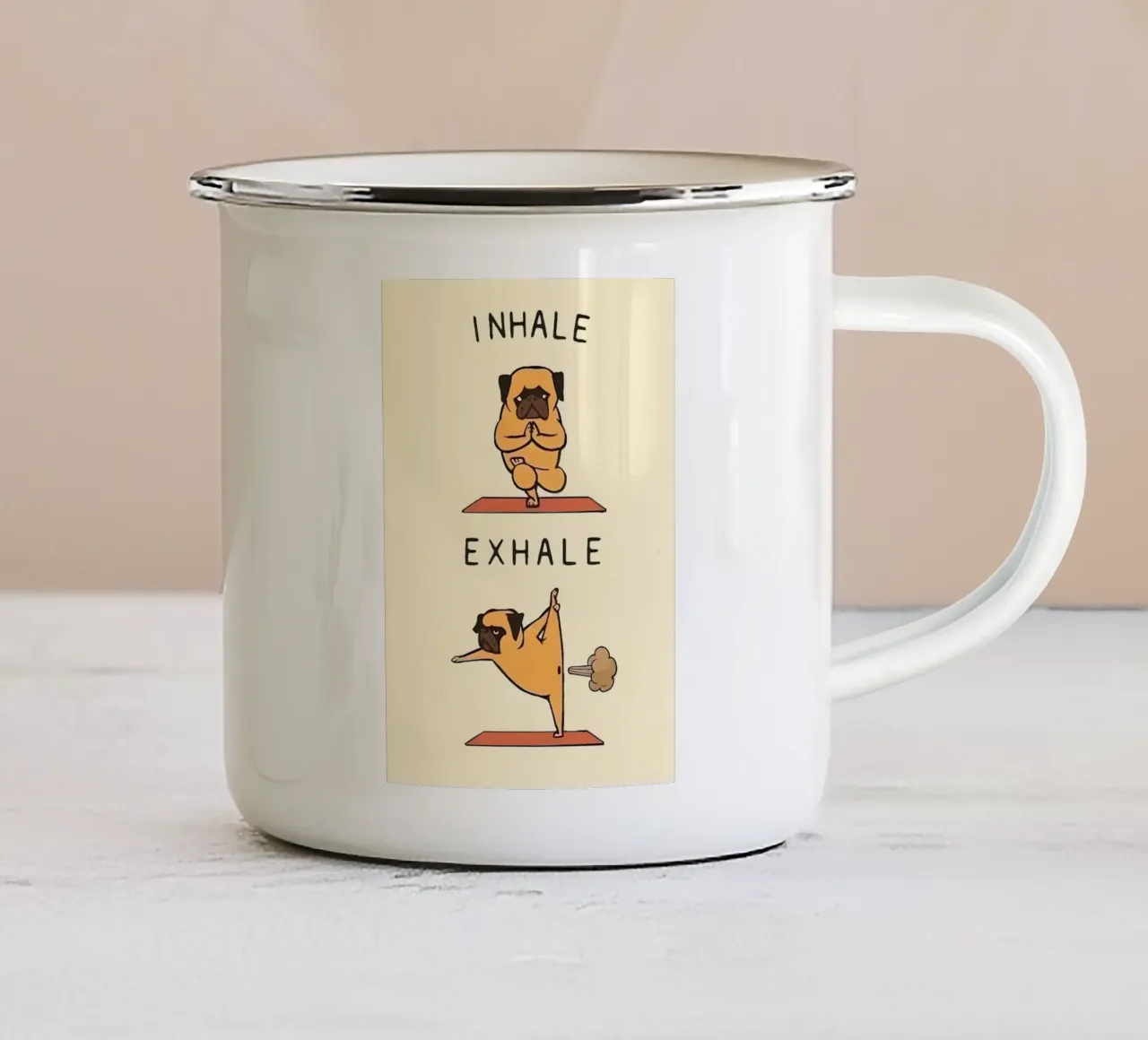 pug doing yoga tazza in smalto da Type & Tape
