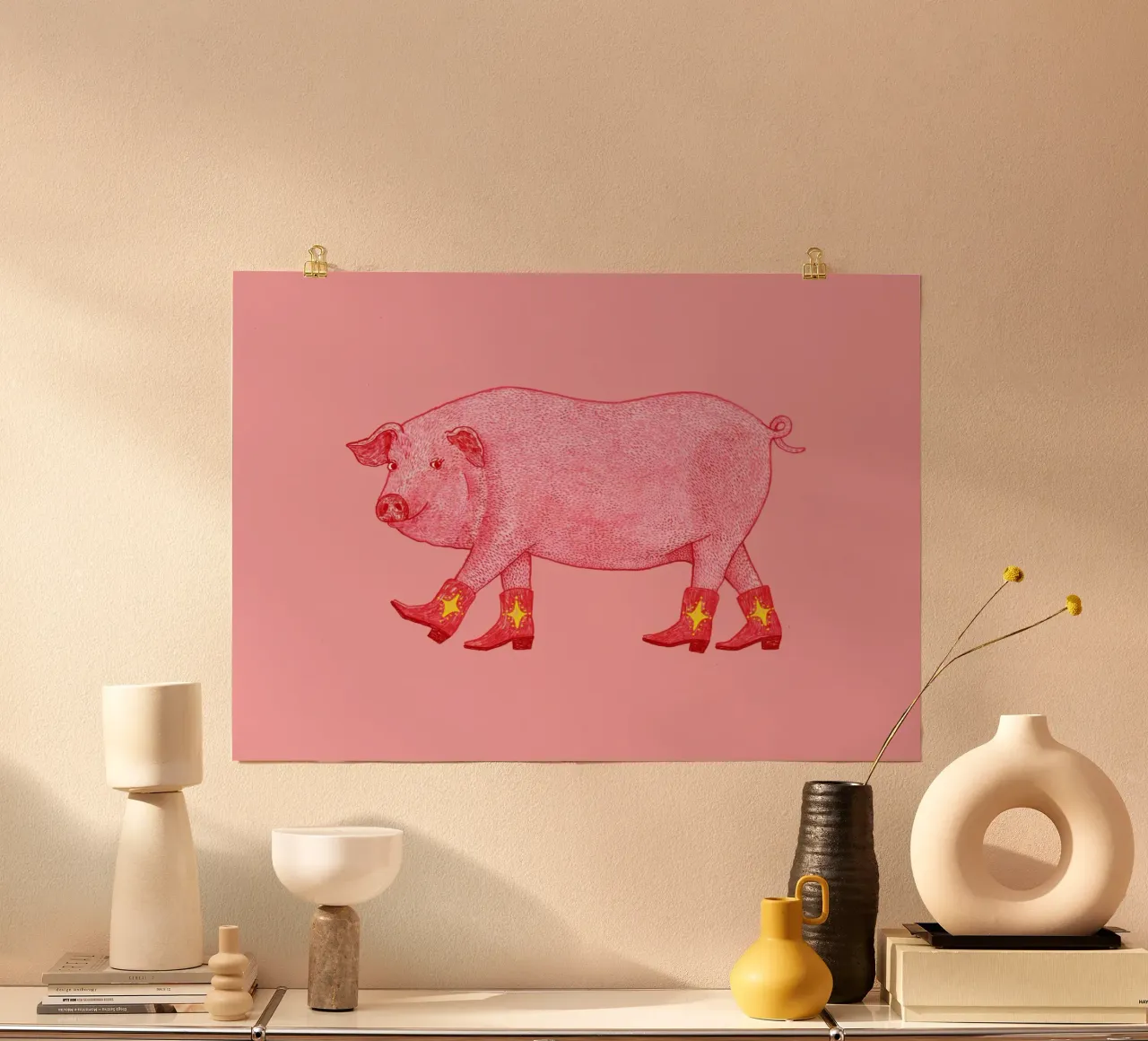 Marjorie The Pig poster con telaio in plastica da AnyoneCanYeehaw