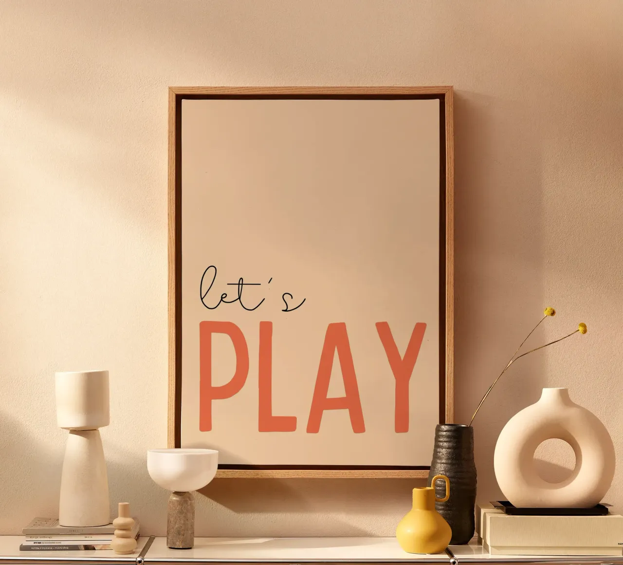 Poster minimalista per la stanza dei giochi "Let's Play" - Arte moderna tela con Cornice a cassetta da vintagepod