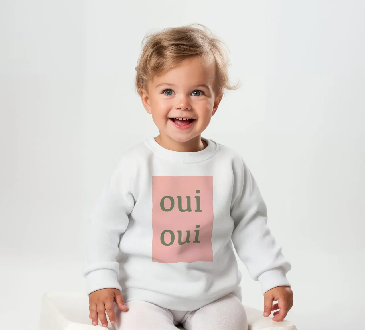 Oui Oui design tipografico francese felpa neonato da Proper job studio