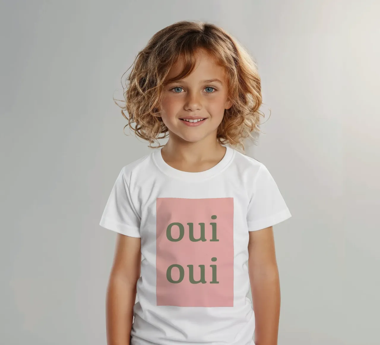 Oui Oui design tipografico francese t-shirt bambini da Proper job studio