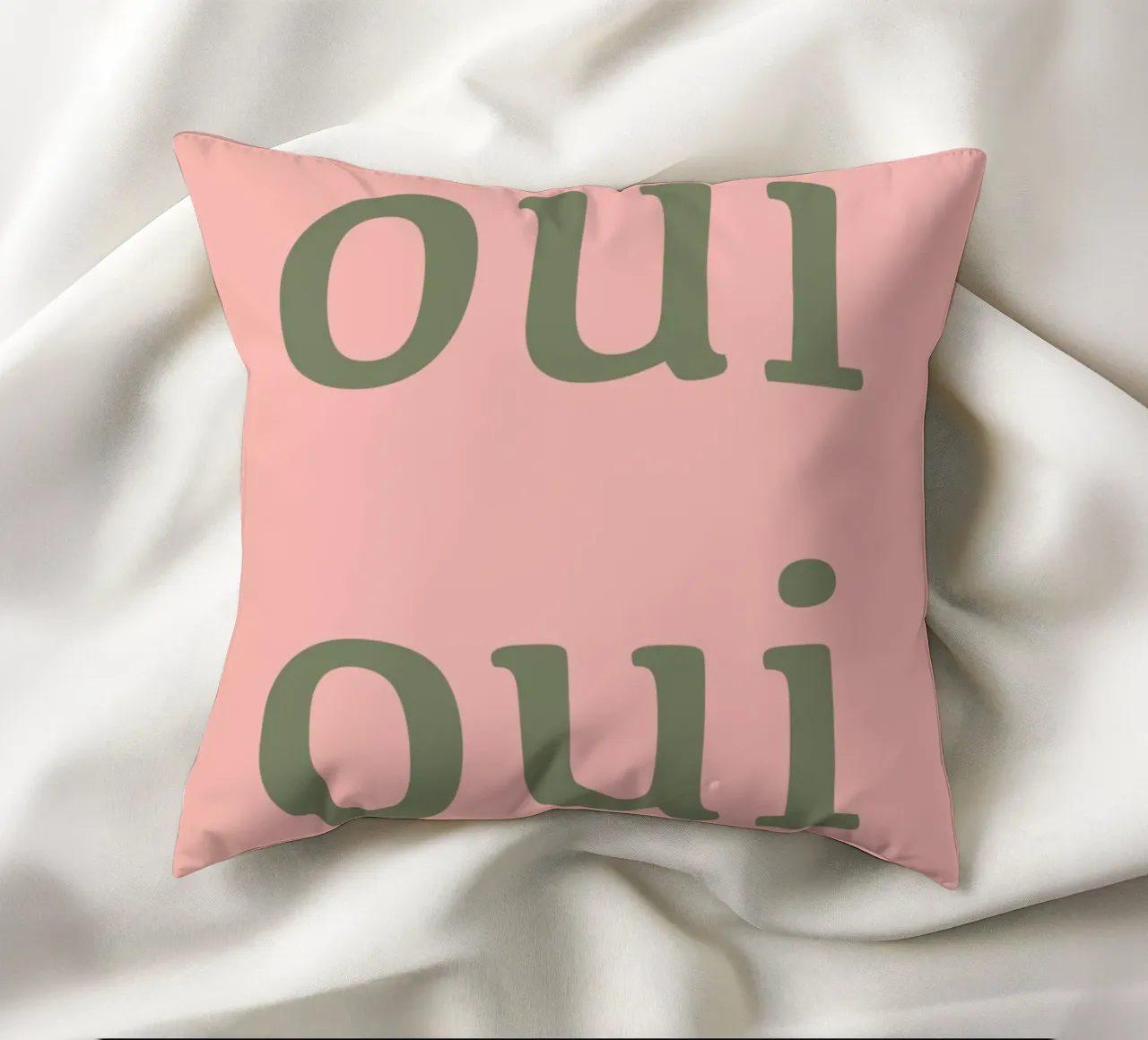 Oui Oui Frans typografisch ontwerp kussen van Proper job studio