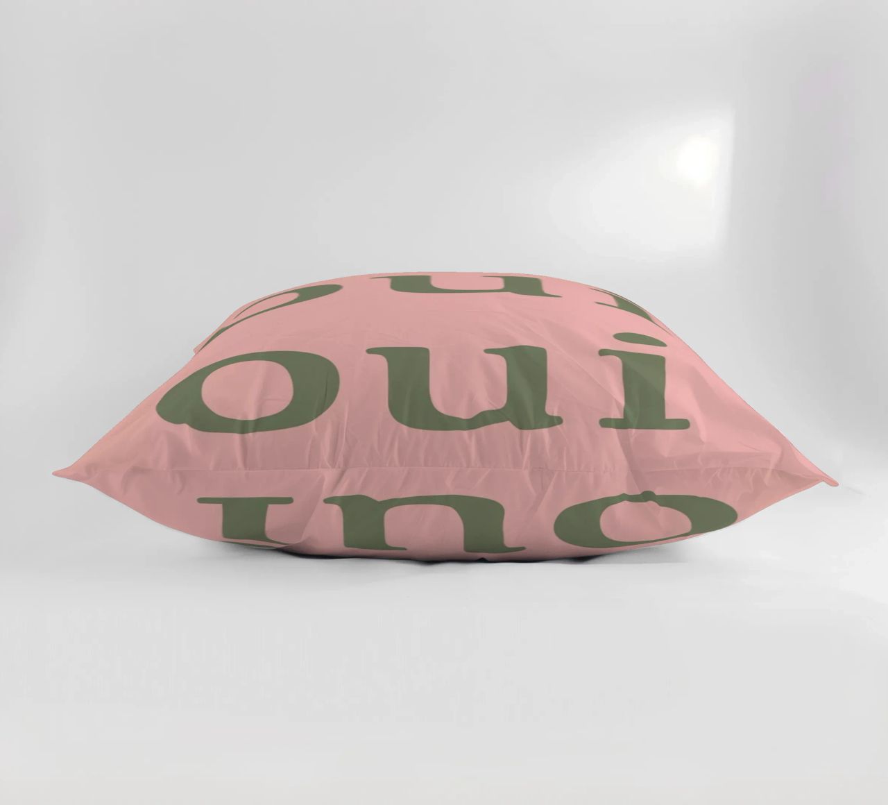 Oui Oui design tipografico francese cuscino da Proper job studio