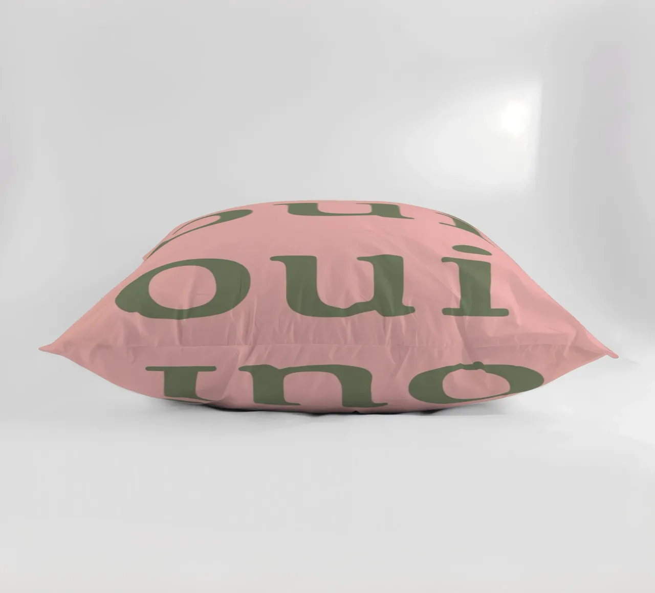 Oui Oui design tipografico francese cuscino da Proper job studio