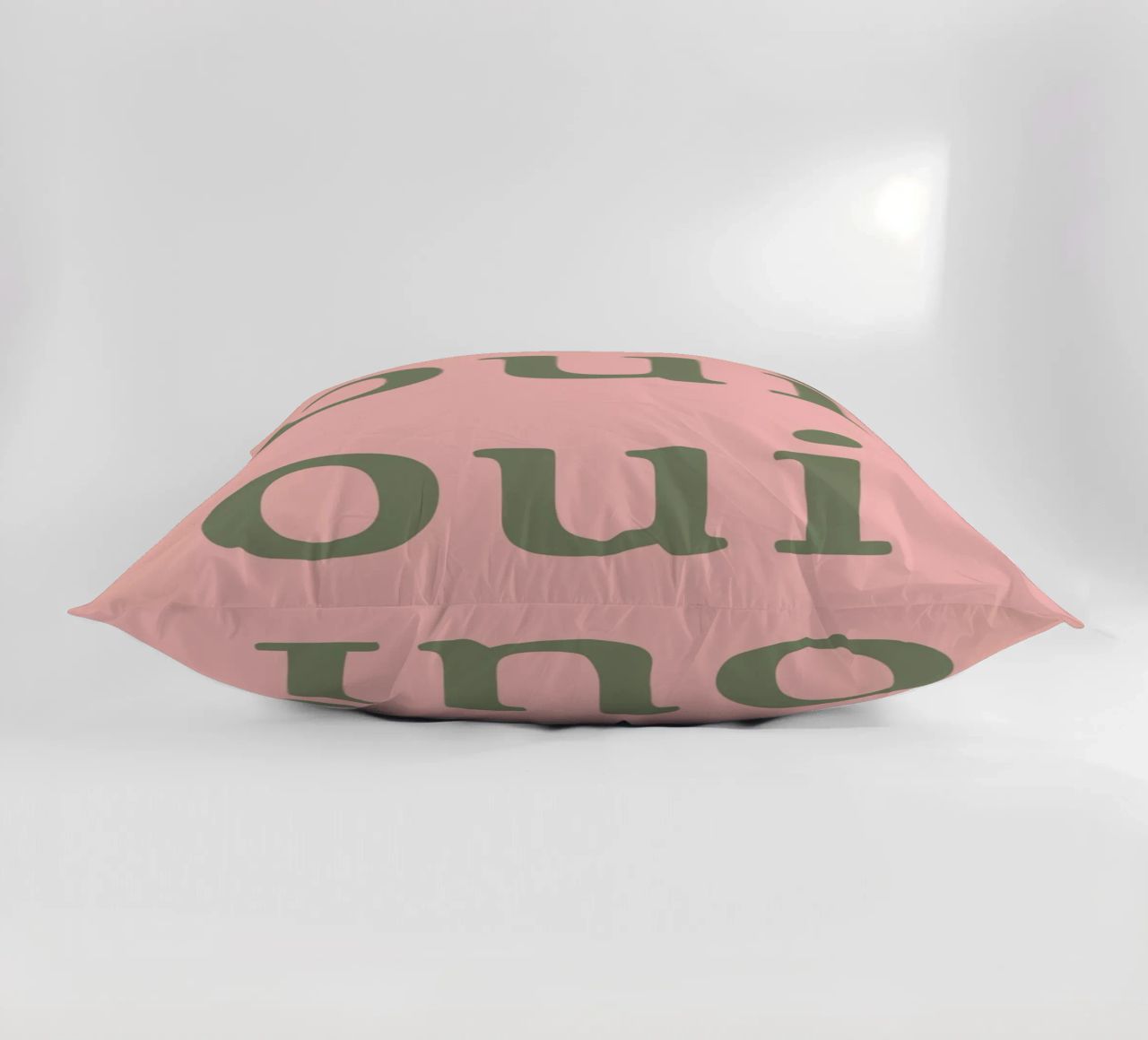Oui Oui design tipografico francese cuscino da Proper job studio