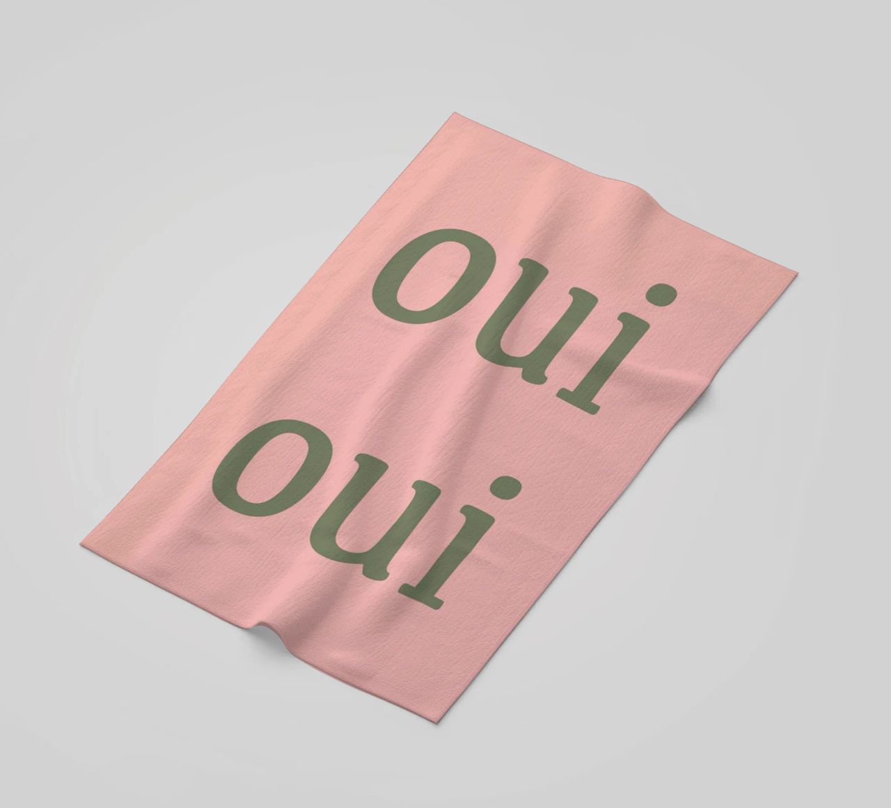 Oui Oui design tipografico francese telo mare da Proper job studio
