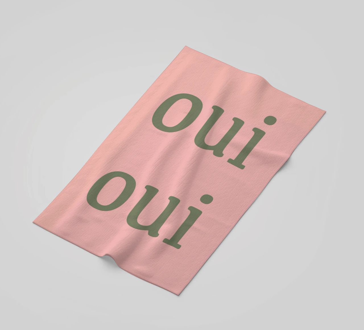 Oui Oui design tipografico francese telo mare da Proper job studio