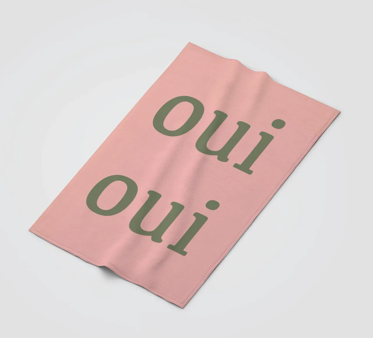 Oui Oui design tipografico francese coperta in pile da Proper job studio