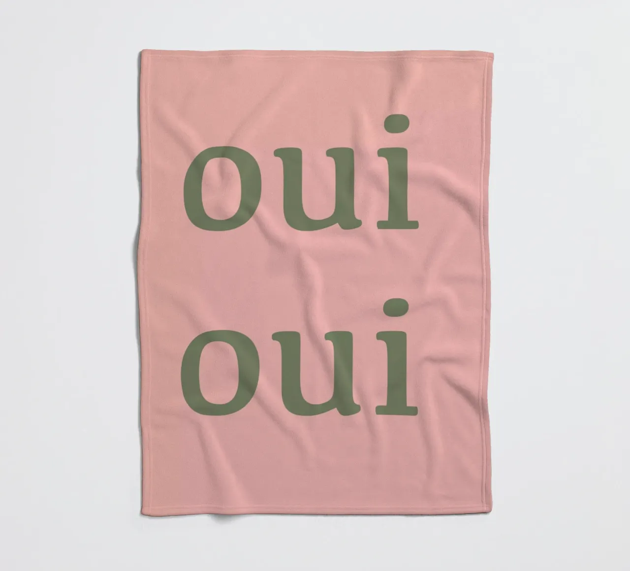 Oui Oui design tipografico francese coperta in pile da Proper job studio