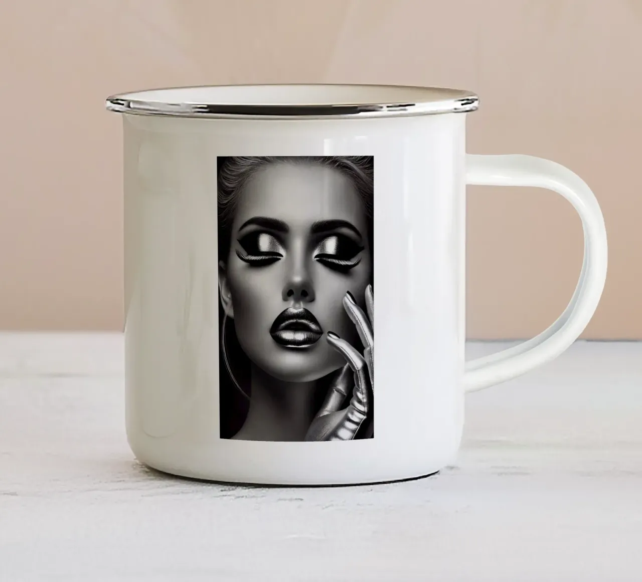 Bellezza in un design d'argento tazza in smalto da BenCoStyle