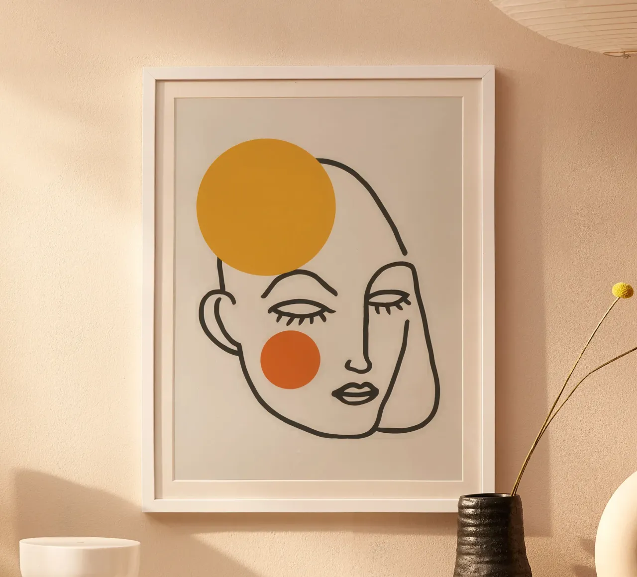 Contemplazione della sfera d'oro poster con telaio in plastica da Moon Revolver