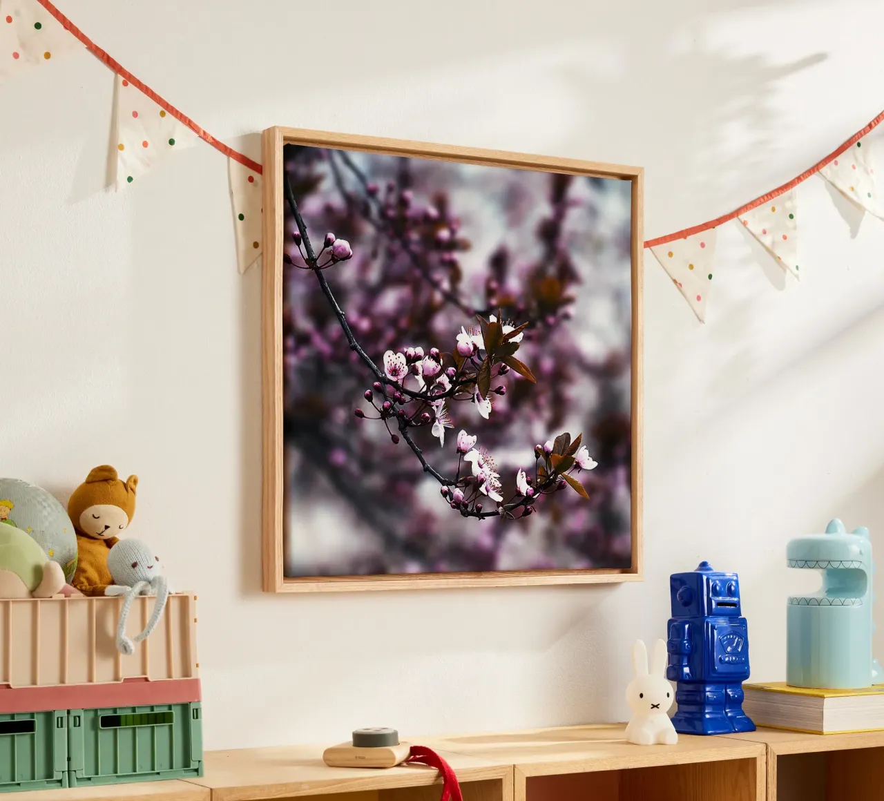 Lentebloesemtak in violette tinten - Kunstbloemenprint canvas met Baklijst van jay