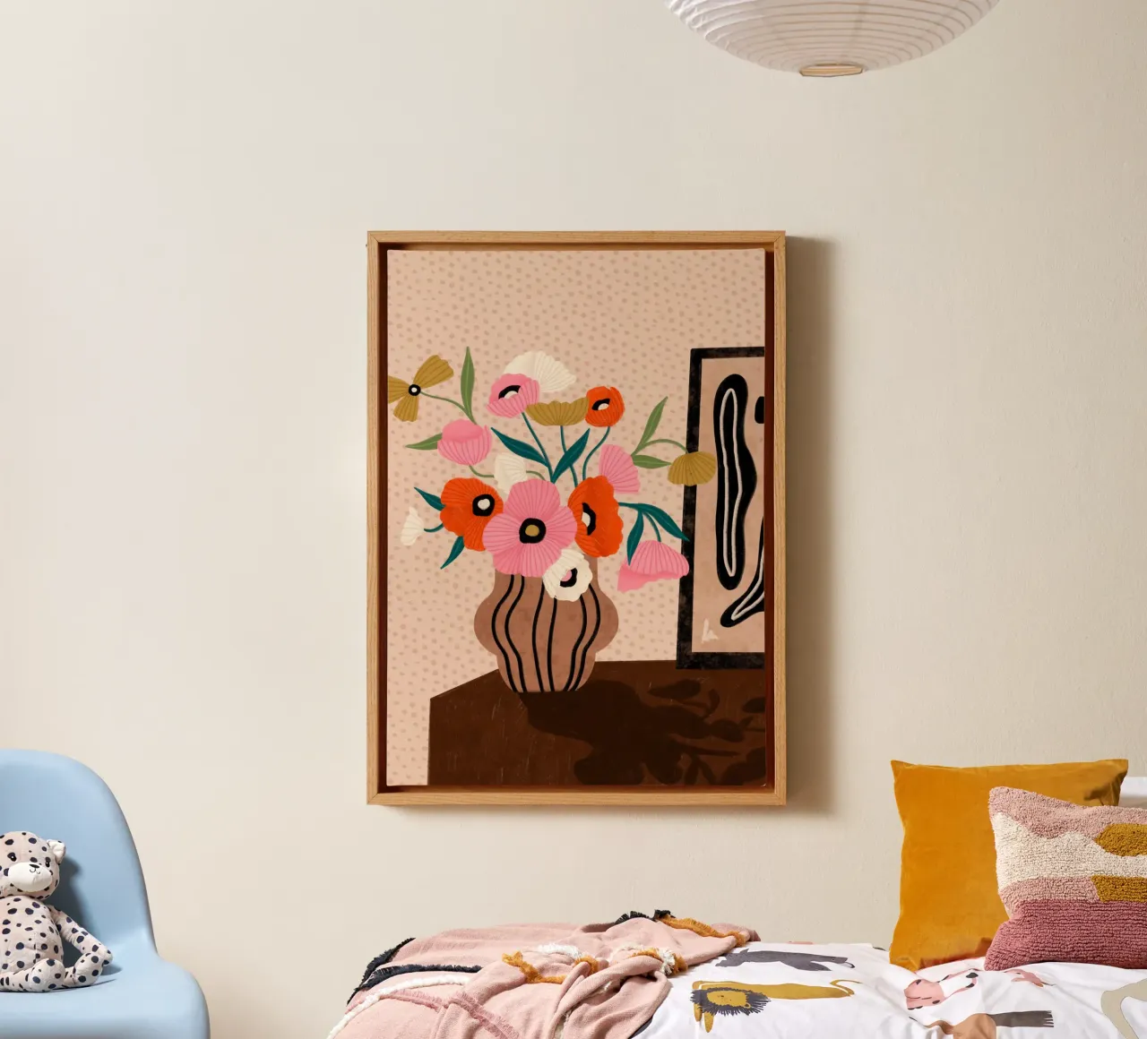 Flowers on Sideboard tela con Cornice a cassetta da Bea Mueller