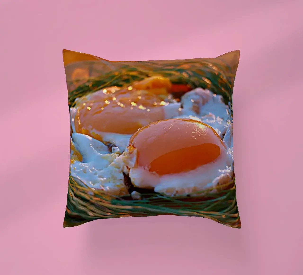 Sunny Side Up Eggs in a Nest - Kunstdruck Stillleben Kissen von jay