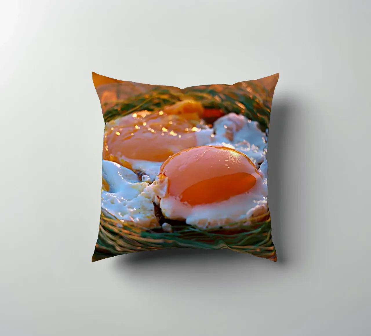 Sunny Side Up Eggs in a Nest - Kunstdruck Stillleben Kissen von jay