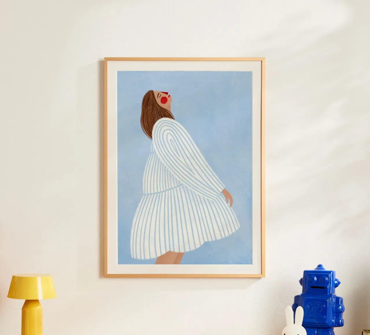 The Woman with the Blue Stripe poster con telaio in alluminio da Bea Mueller