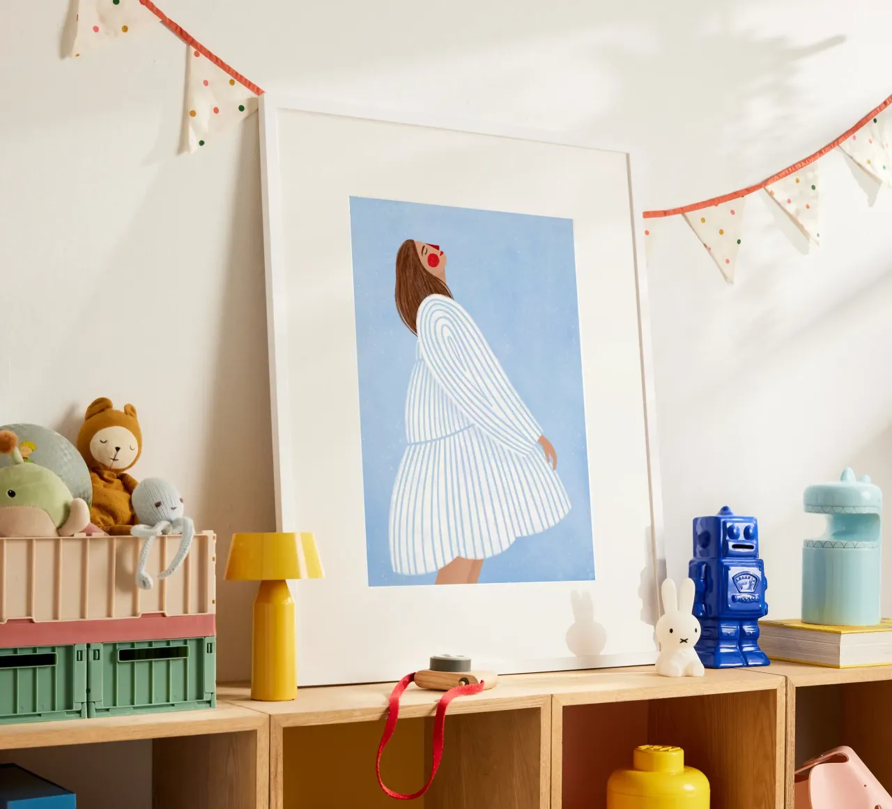 The Woman with the Blue Stripe poster con telaio in alluminio da Bea Mueller