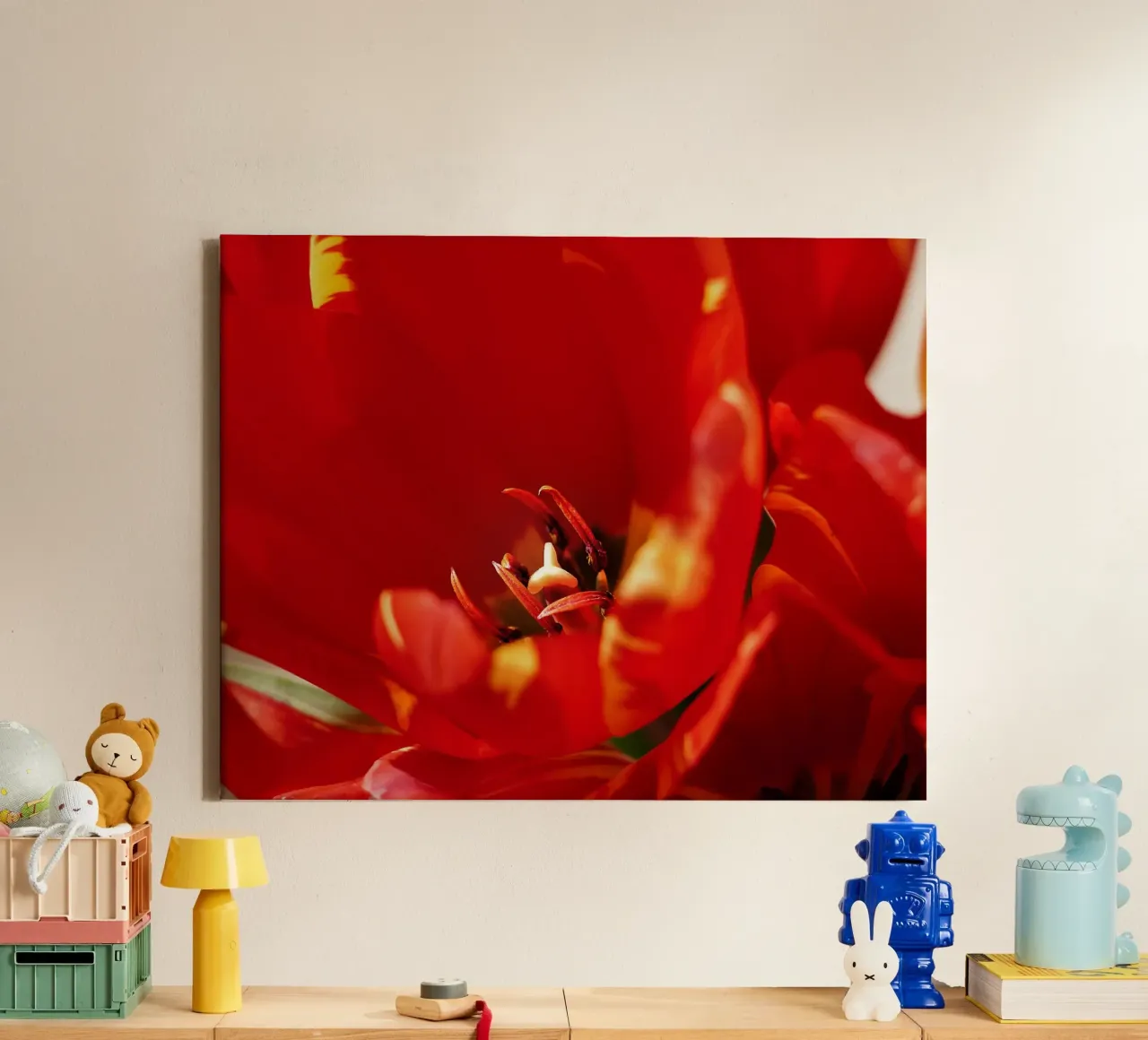 Tulipano rosso in primo piano - Stampa floreale fine art tela con Cornice a cassetta da jay