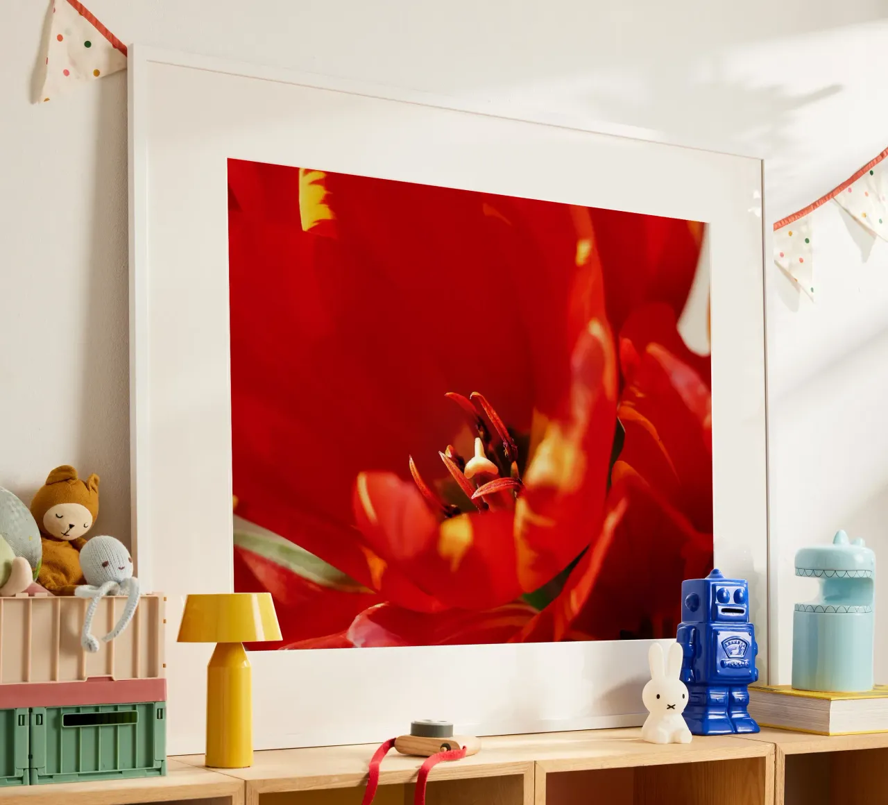 Tulipano rosso in primo piano - Stampa floreale fine art poster con telaio in plastica da jay
