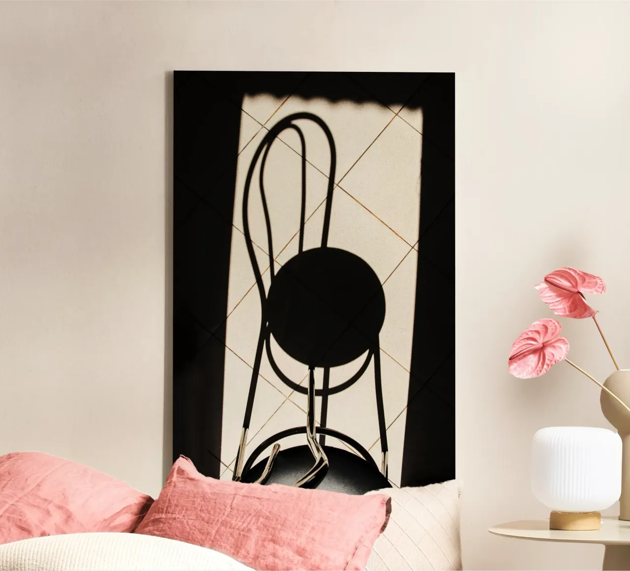 Schaduwen van gebogen stoelen - Minimalistische fine art fotografie print canvas met Baklijst van jay
